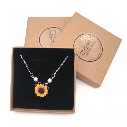 Sunflower Pendant Necklace Gold Choker Necklaces Pearl Neck Chain Fashion Personalized Accessory Jewelry for Women and Girls